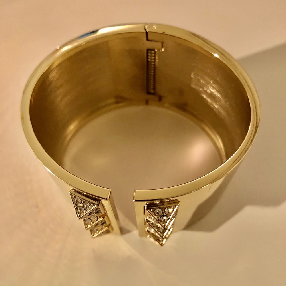 VICTORIA SECRET BRACELET